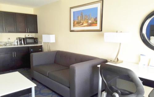 holiday inn express hotel and suites by ihg