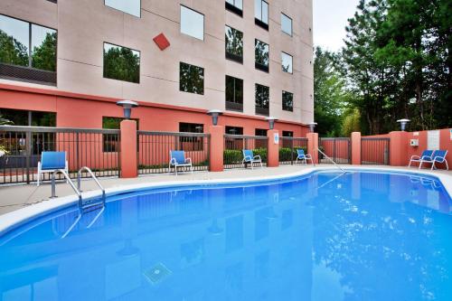 holiday inn express hotel and suites by ihg