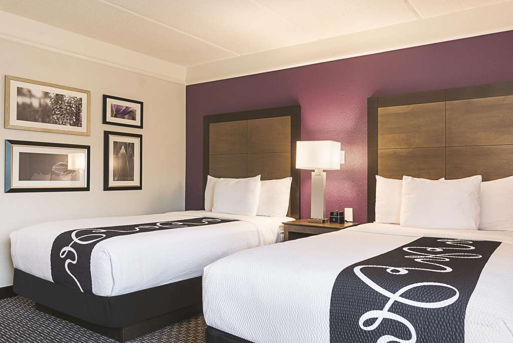 la quinta inn and suites by wyndham atlanta perimeter medical