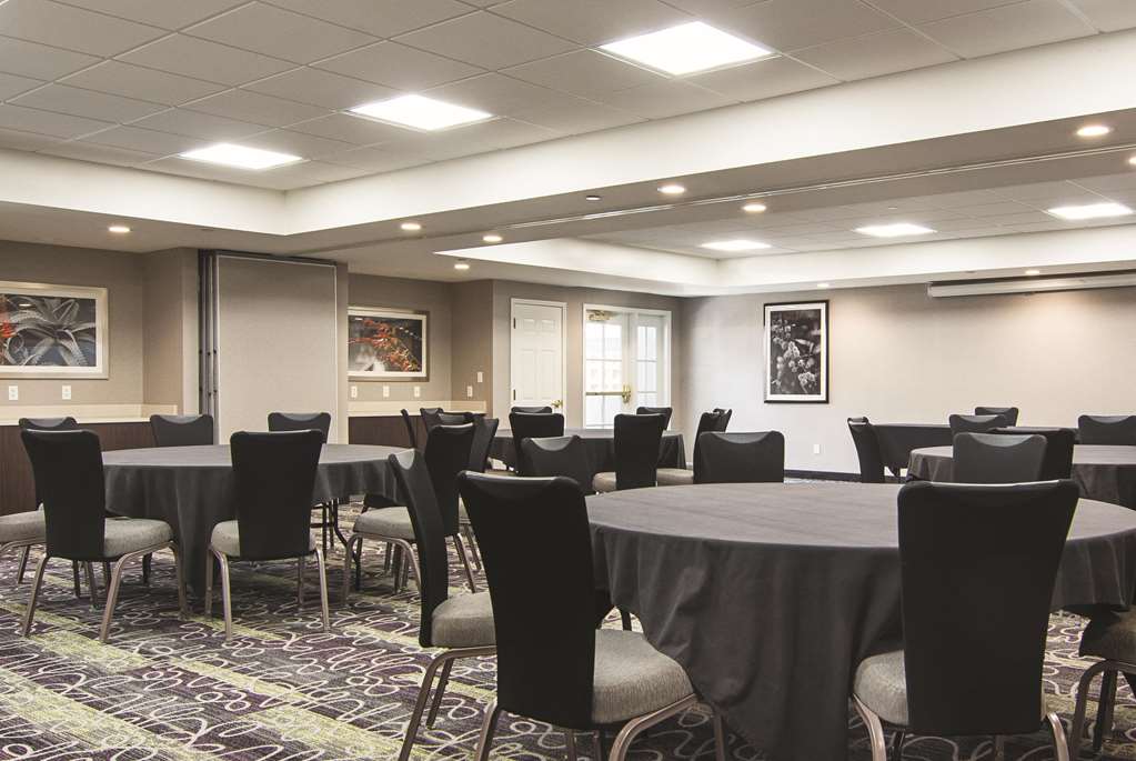 la quinta inn and suites by wyndham atlanta perimeter medical