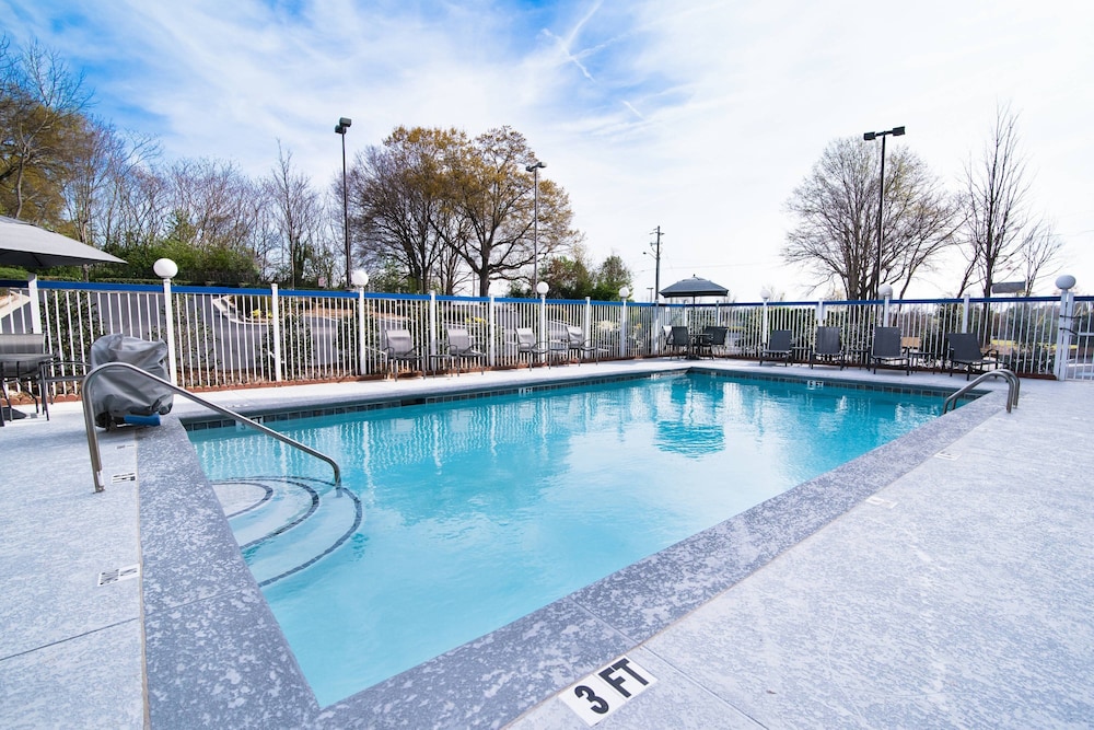 fairfield inn and suites by marriott atlanta airport north