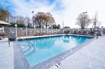 fairfield inn and suites by marriott atlanta airport north