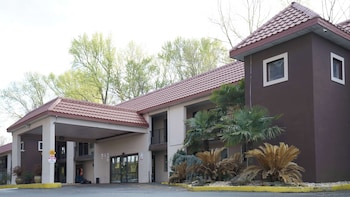 super 8 by wyndham atlanta jonesboro road