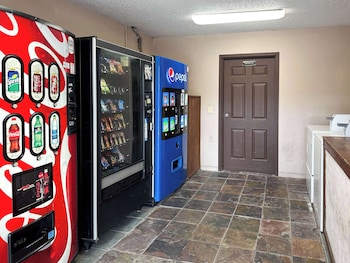 super 8 by wyndham atlanta jonesboro road