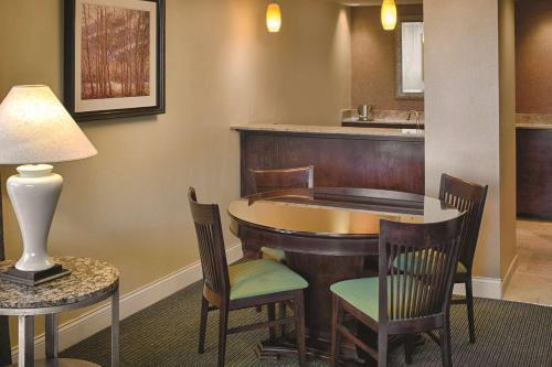 doubletree by hilton seattle airport