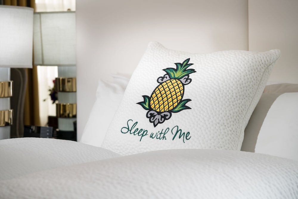 staypineapple watertown hotel university district seattle