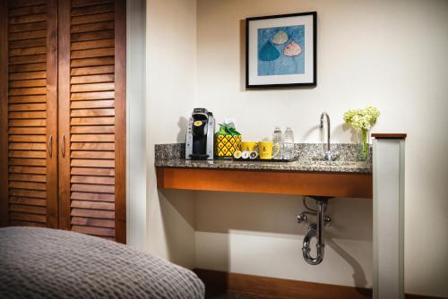 staypineapple watertown hotel university district seattle