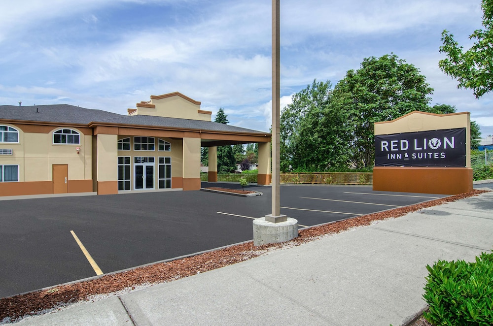 red lion inn and suites des moines