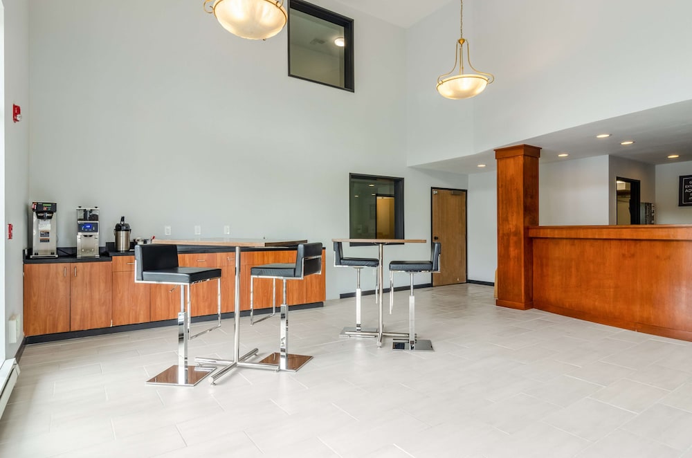 red lion inn and suites des moines