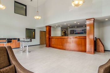 Red Lion Inn & Suites Des Moines,King County>>Des Moines,2 star