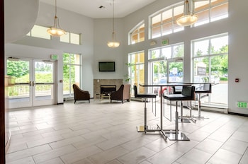 red lion inn and suites des moines