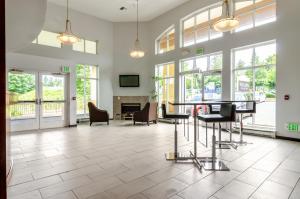 red lion inn and suites des moines