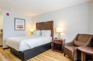 red lion inn and suites des moines