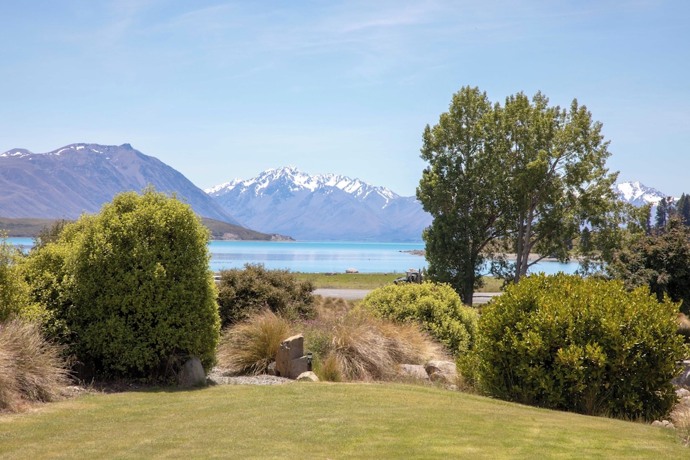 lake tekapo