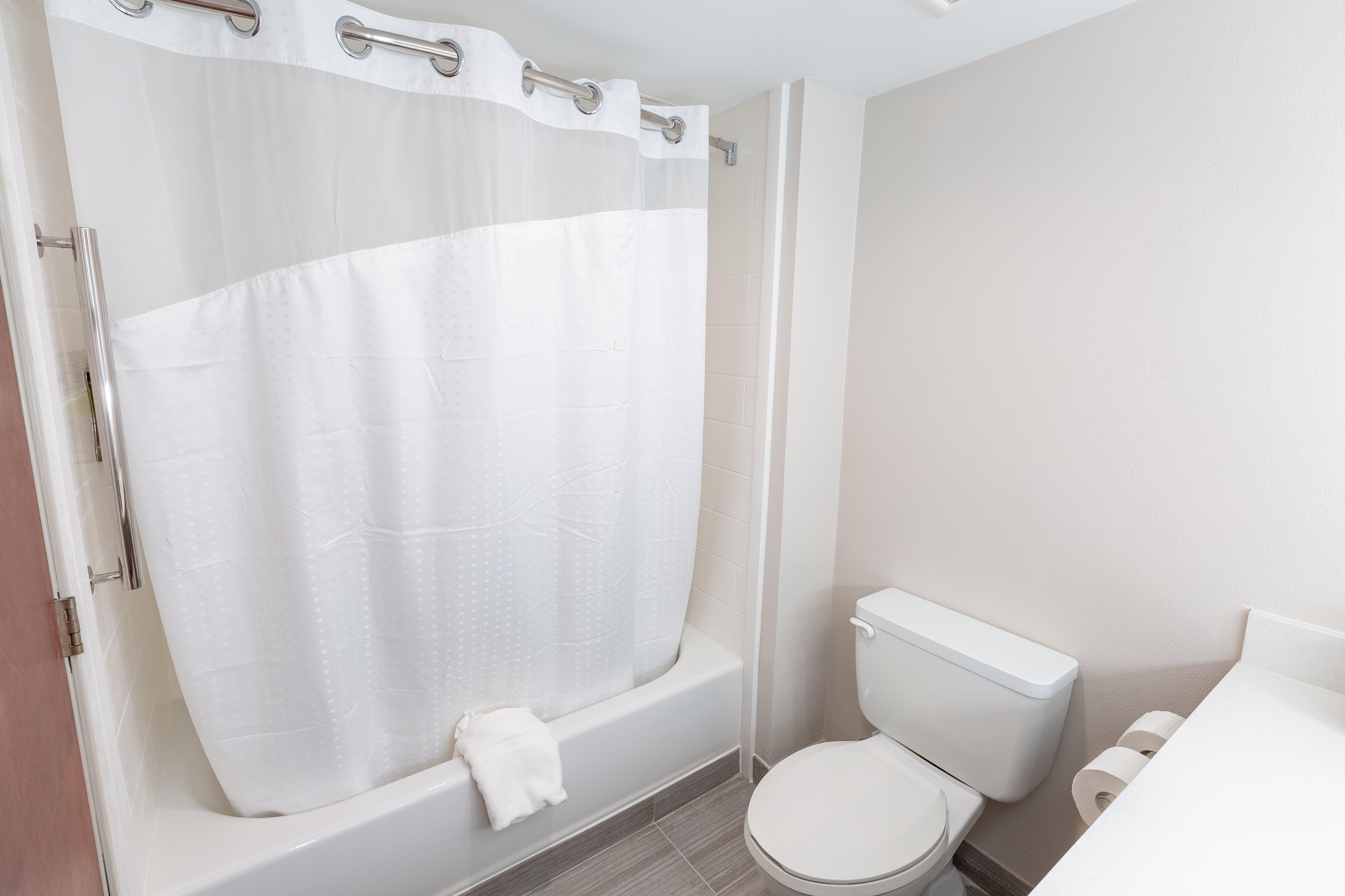 holiday inn express and suites arlington north stadium area