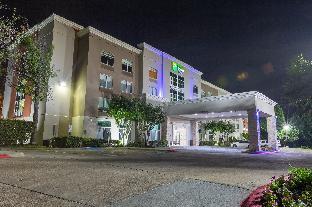 holiday inn express and suites arlington north stadium area