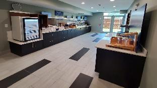 holiday inn express and suites arlington north stadium area