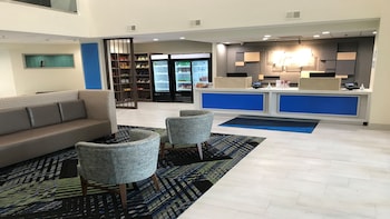 Holiday Inn Express & Suites Arlington North – Stadium Area,Near Six Flags Over Texas,3 star