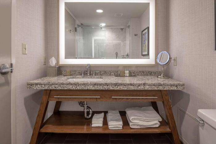 doubletree by hilton dallas farmers branch