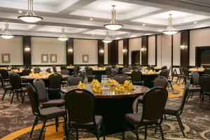 doubletree by hilton dallas market center