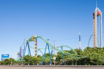 baymont by wyndham arlington at six flags dr