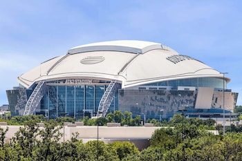 baymont by wyndham arlington at six flags dr