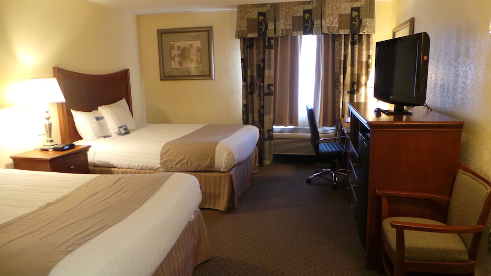 baymont by wyndham arlington at six flags dr