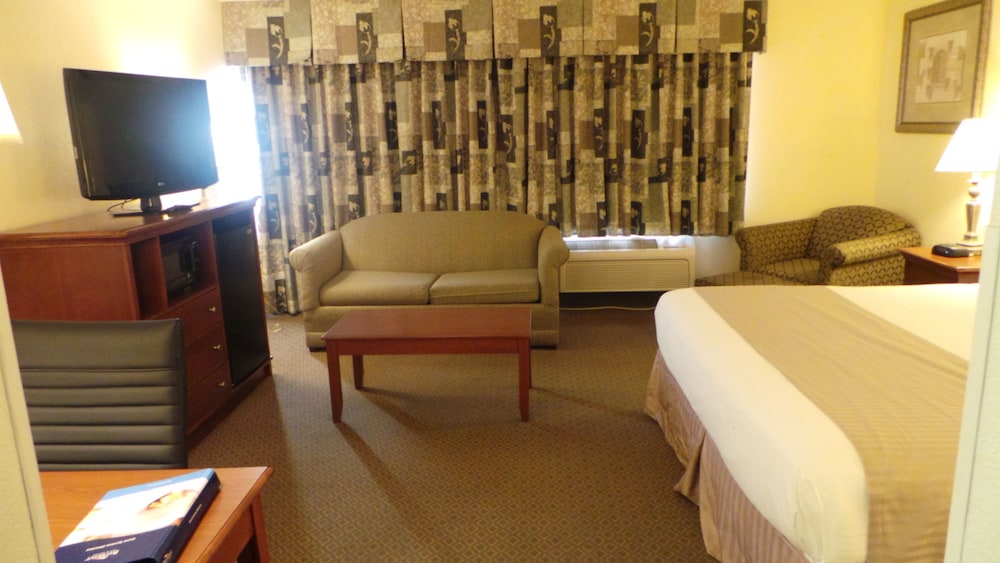 baymont by wyndham arlington at six flags dr