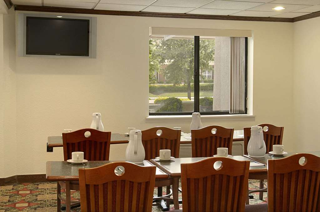 baymont by wyndham arlington at six flags dr