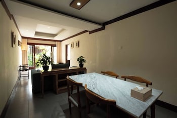 rama residence petitenget hotel