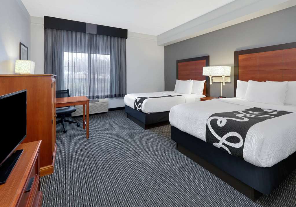 la quinta inn and suites by wyndham dallas north central