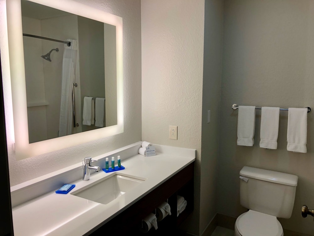 holiday inn express arlington by ihg