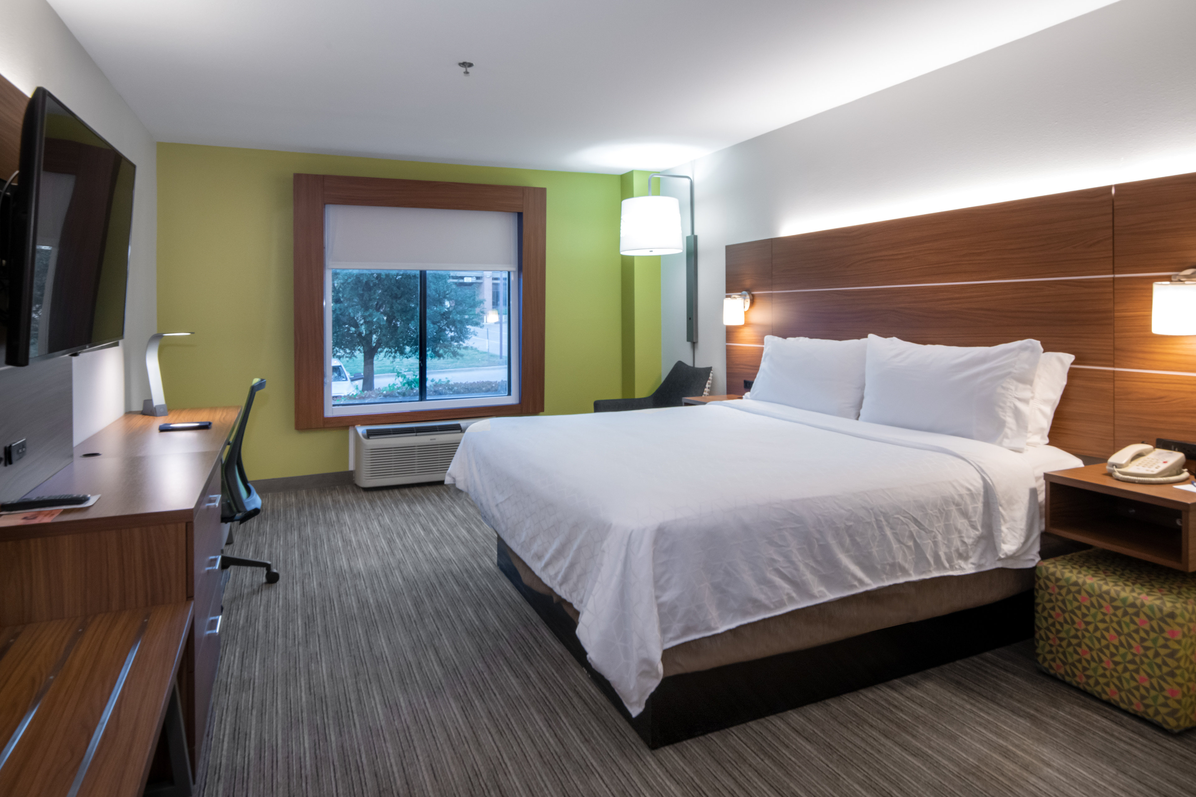 holiday inn express arlington by ihg