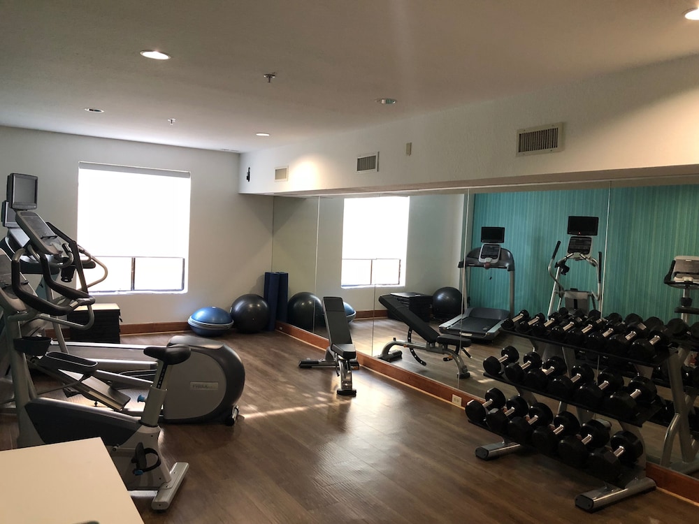 holiday inn express arlington by ihg