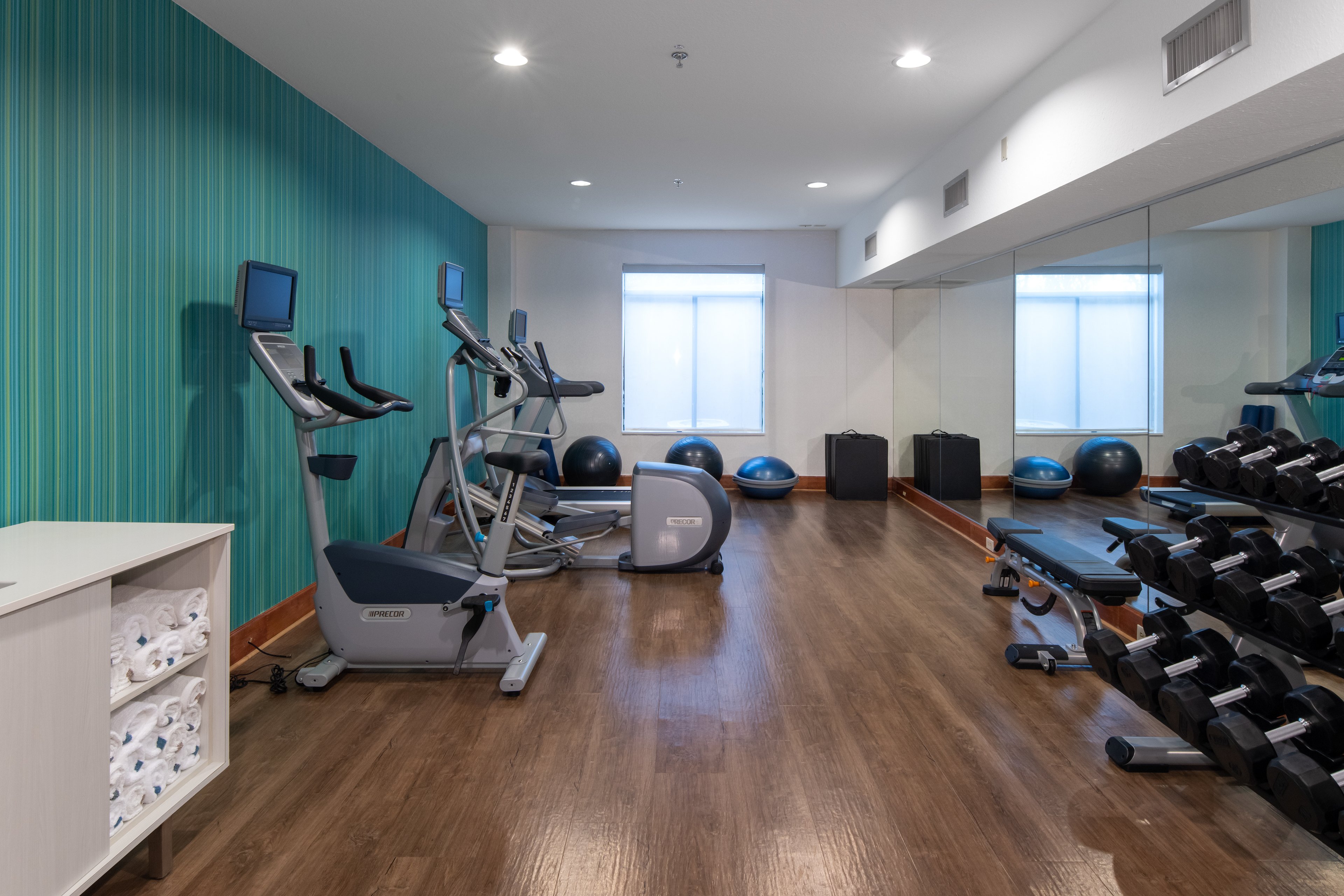 holiday inn express arlington by ihg