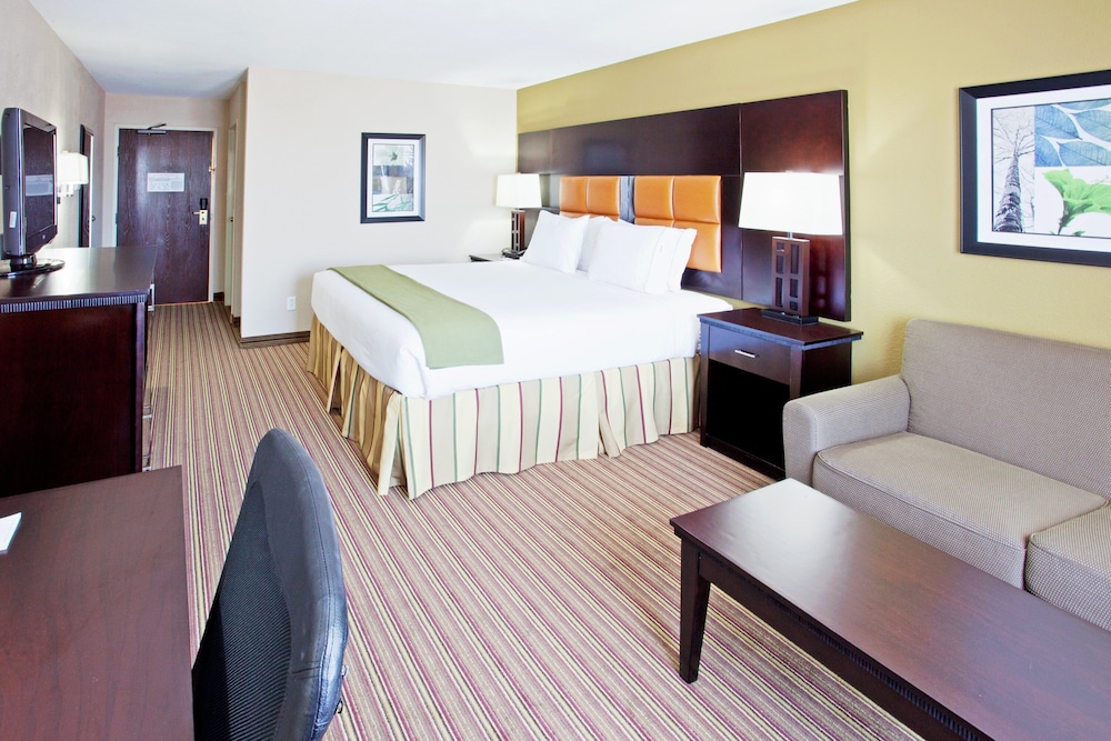 holiday inn express arlington by ihg