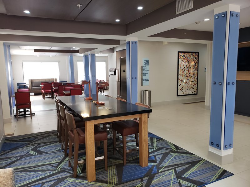 holiday inn express arlington by ihg