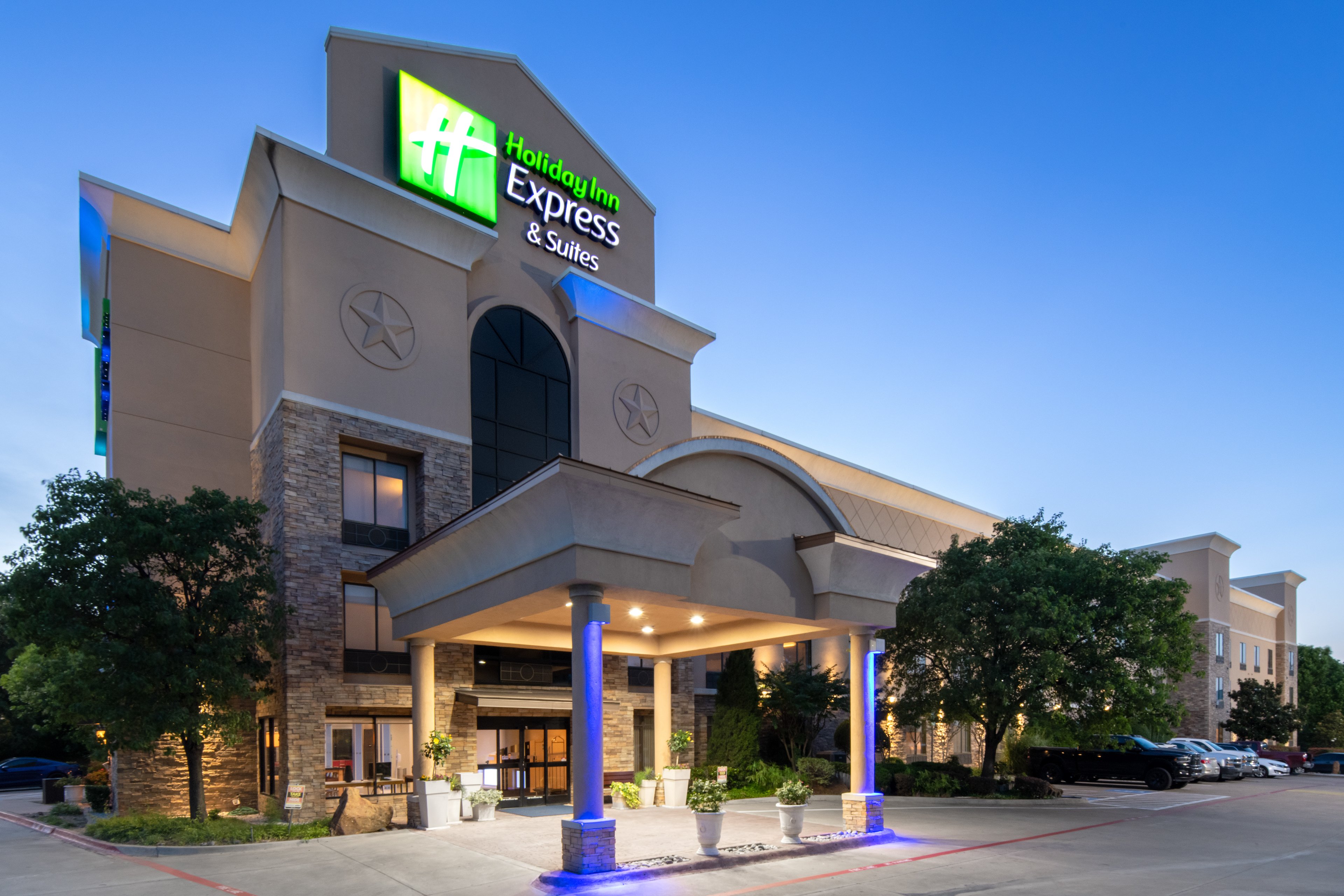 holiday inn express arlington by ihg