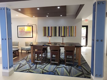 holiday inn express arlington by ihg