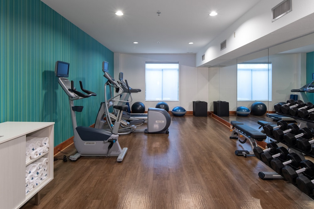 holiday inn express arlington by ihg