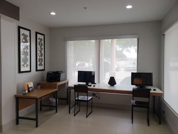 holiday inn express arlington by ihg