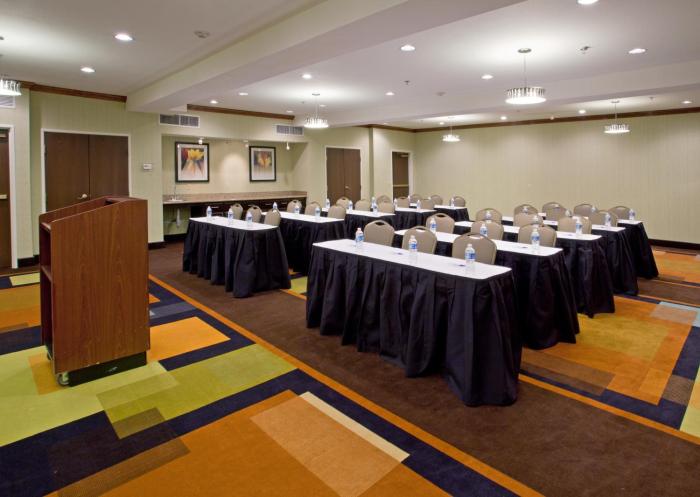 holiday inn express arlington by ihg