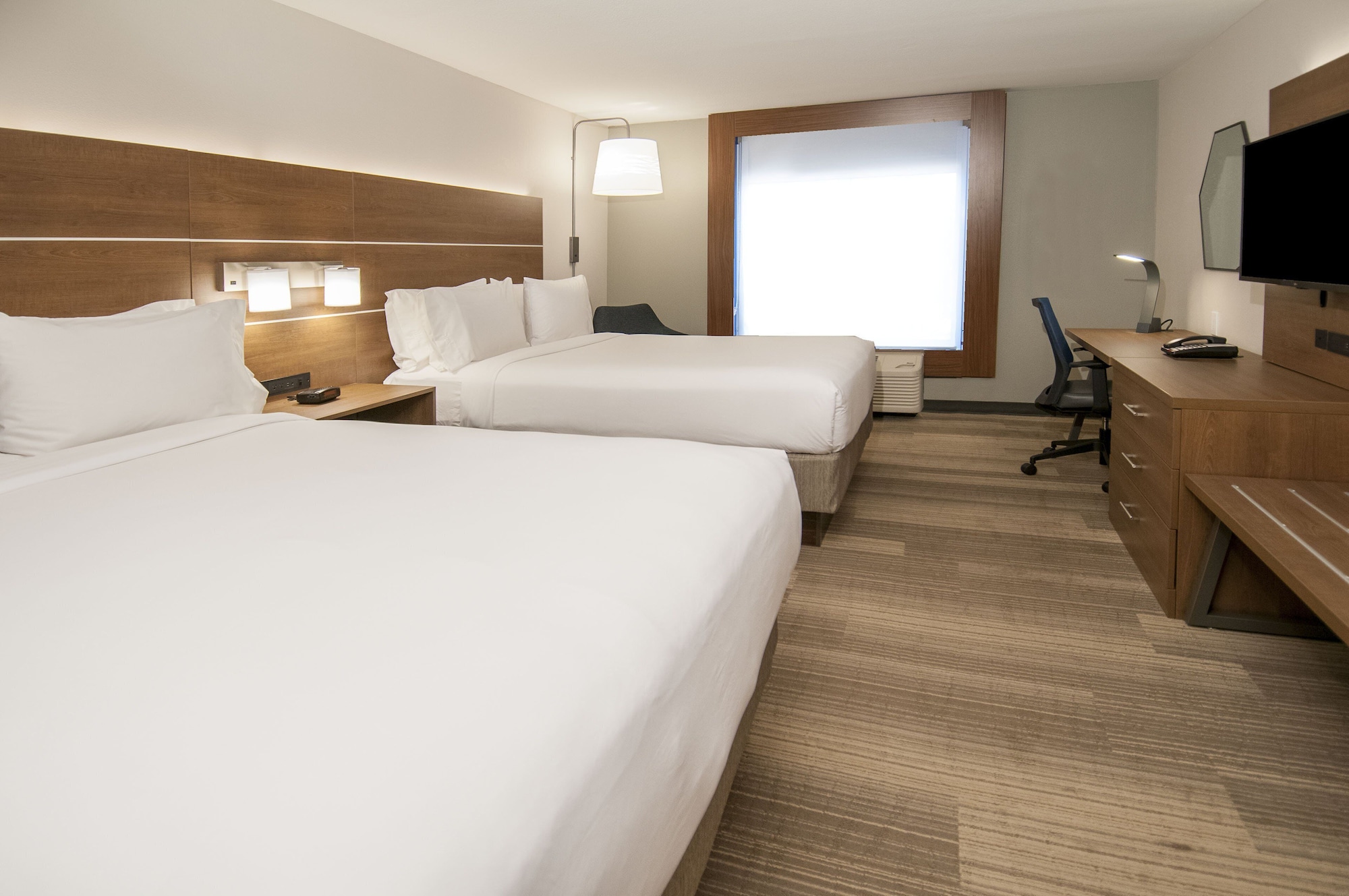 holiday inn express and suites dallas north tollway