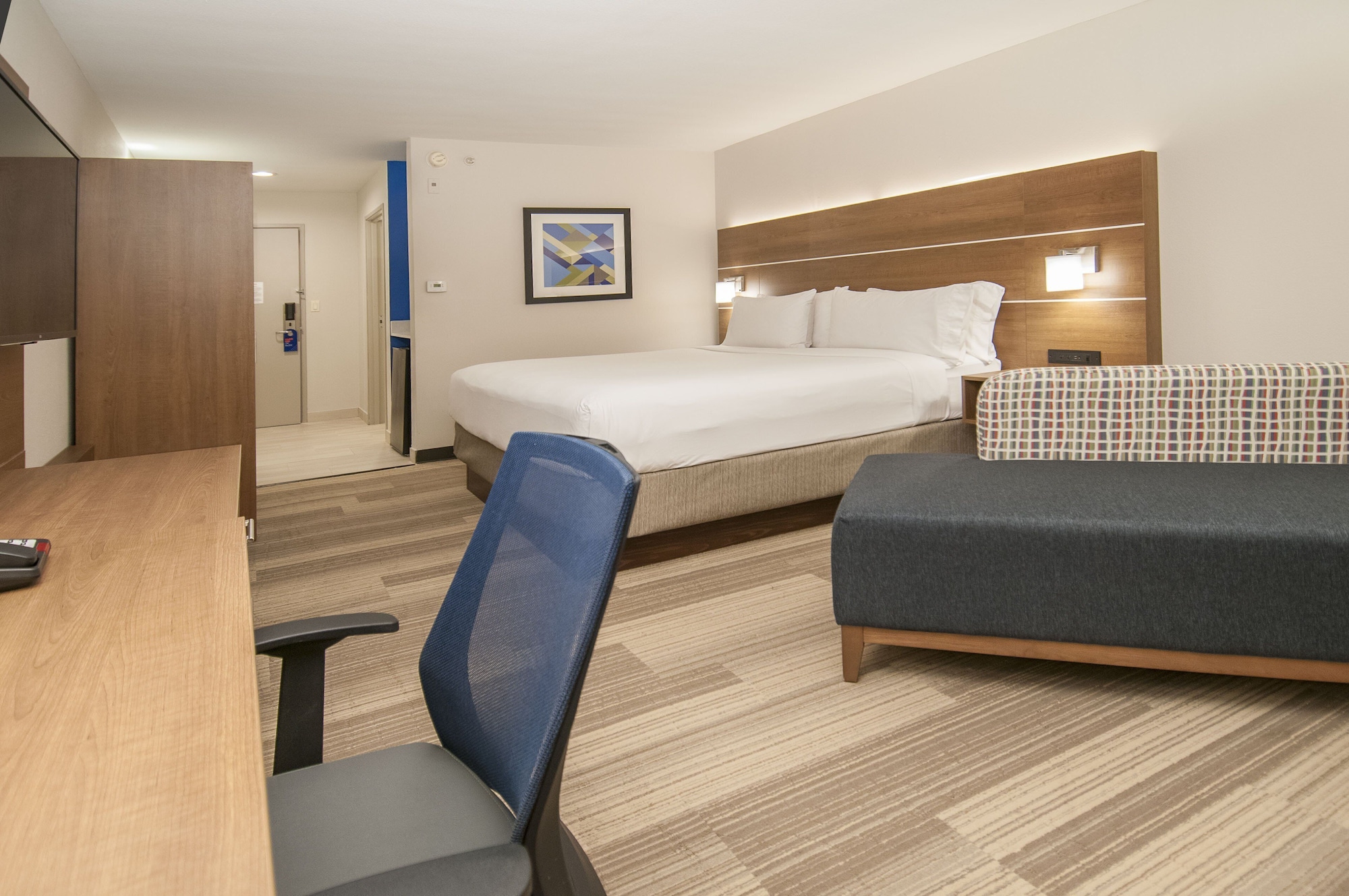 holiday inn express and suites dallas north tollway