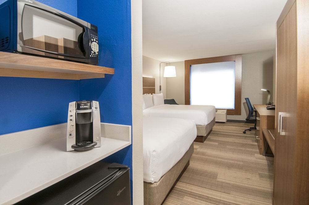 holiday inn express and suites dallas north tollway