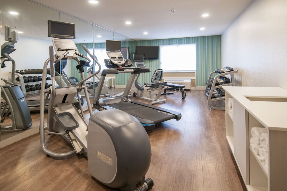 holiday inn express and suites dallas north tollway