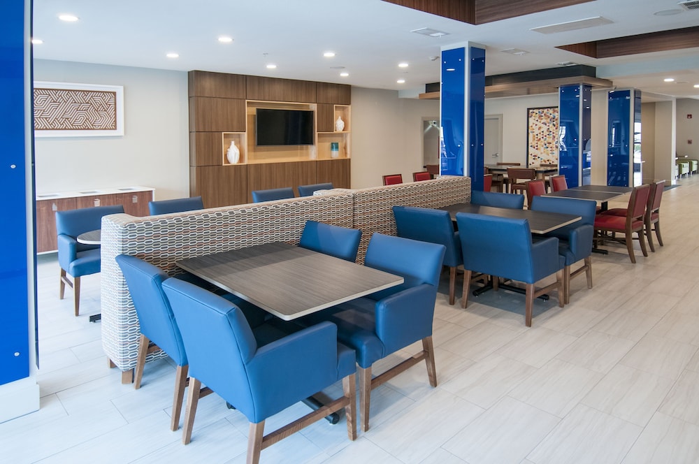 holiday inn express and suites dallas north tollway
