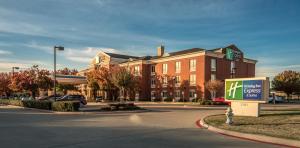holiday inn express and suites dallas north tollway