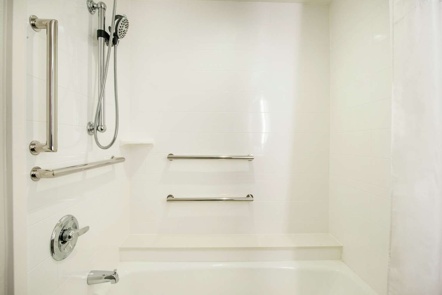 hampton inn and suites legacy park frisco