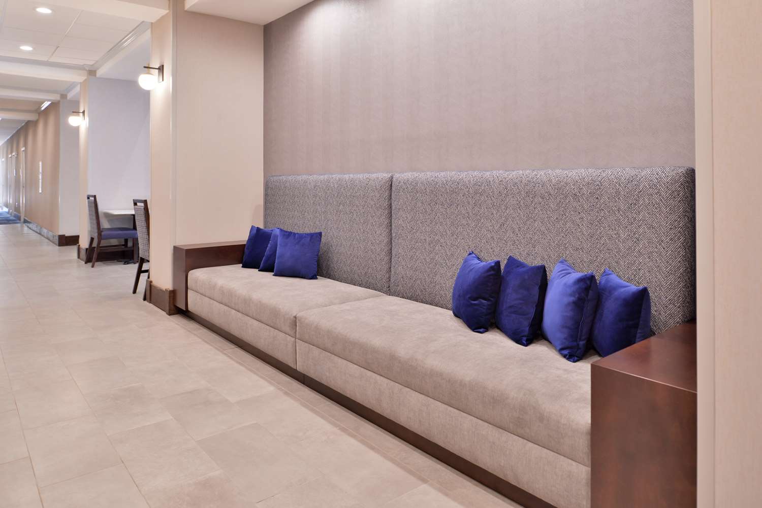 hampton inn and suites legacy park frisco